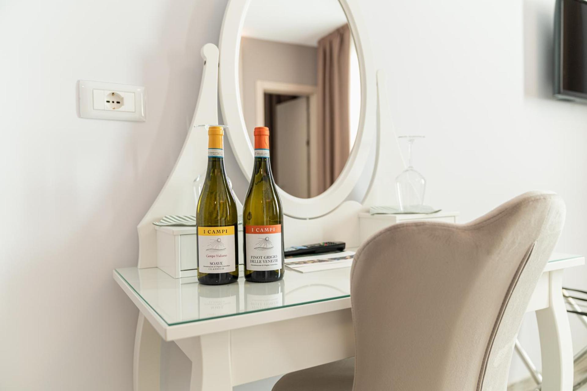 Отель I Campi Wine Relais Ronchi  Экстерьер фото