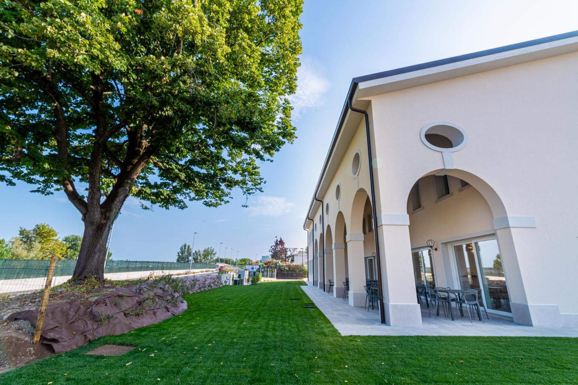 Отель I Campi Wine Relais Ronchi  Экстерьер фото