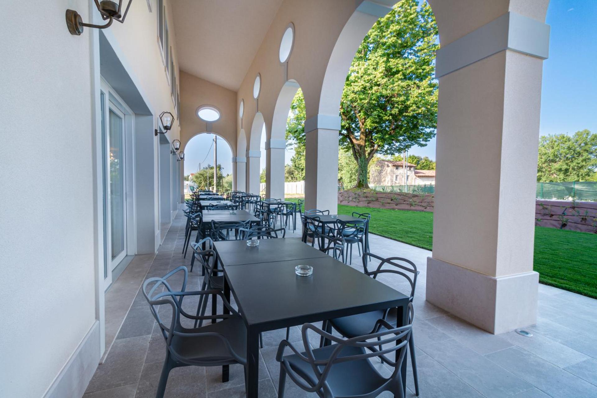 Отель I Campi Wine Relais Ronchi  Экстерьер фото